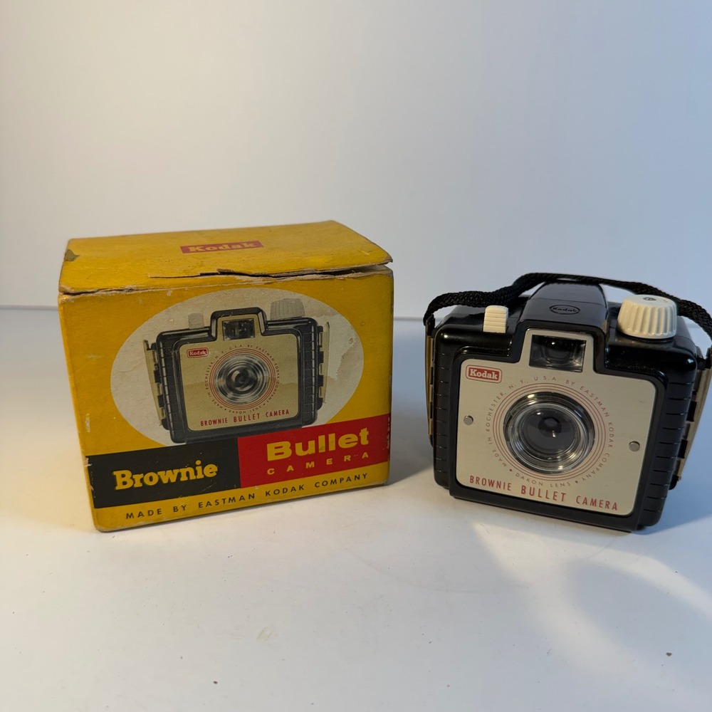 Vintage Kodak Brownie Bullet Camera No 26 127 Film Original Box Strap 1950s